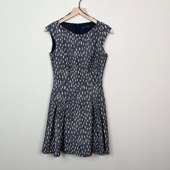 Zara Dresses & Skirts - Zara Women's Sleeveless Pleated Navy White Dress Size Small Fit & Flare
